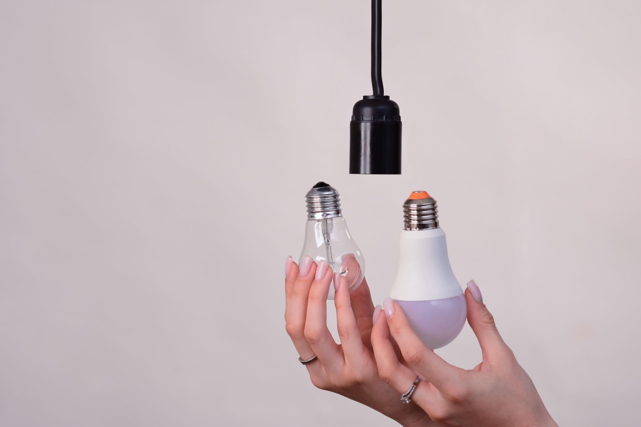 How to Identify and Replace a Bulb by Base Type (G4, GZ6.35, G10Q, G24d)