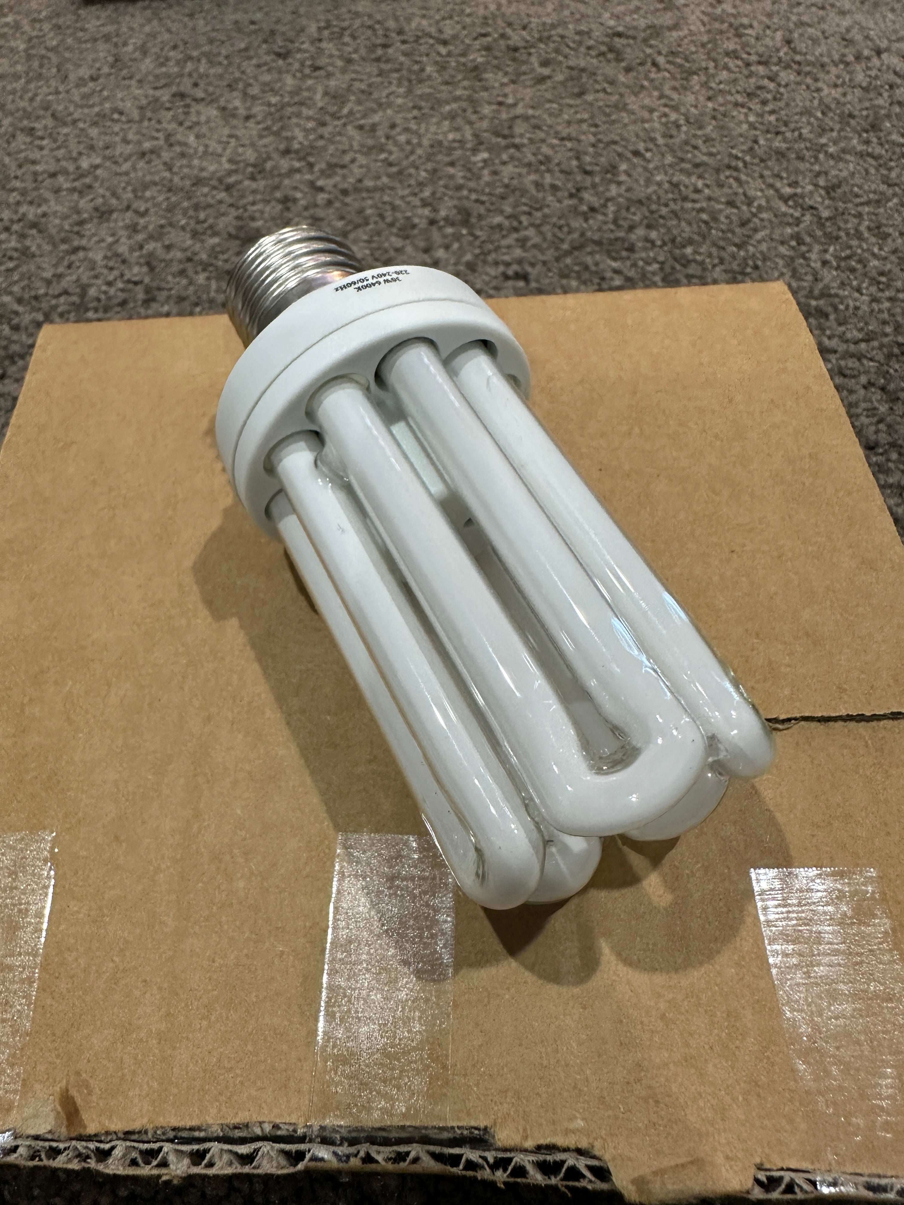 LAMP: E27 30W 6400K Daylight